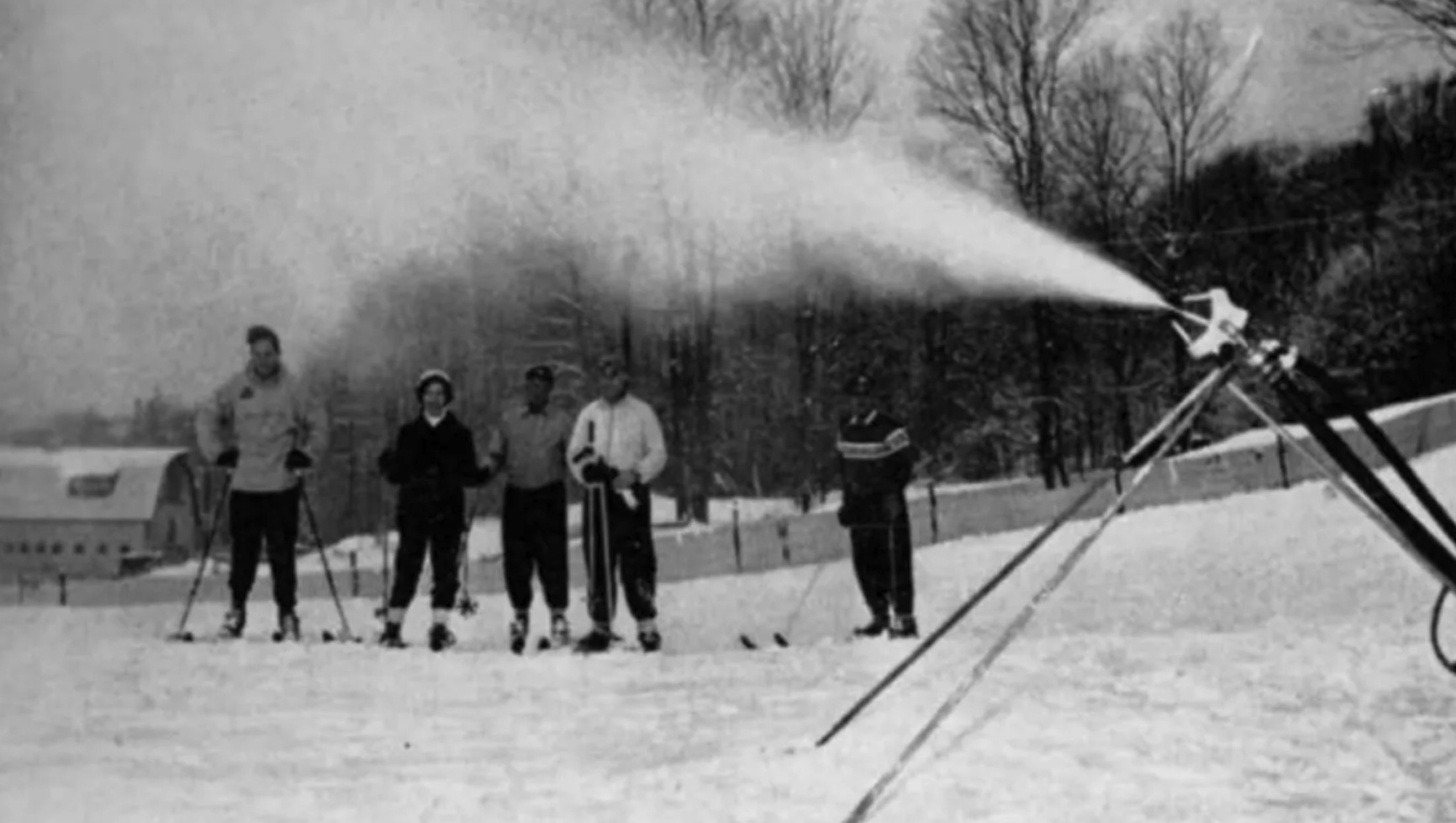 Prototyp der ersten Schneekanone