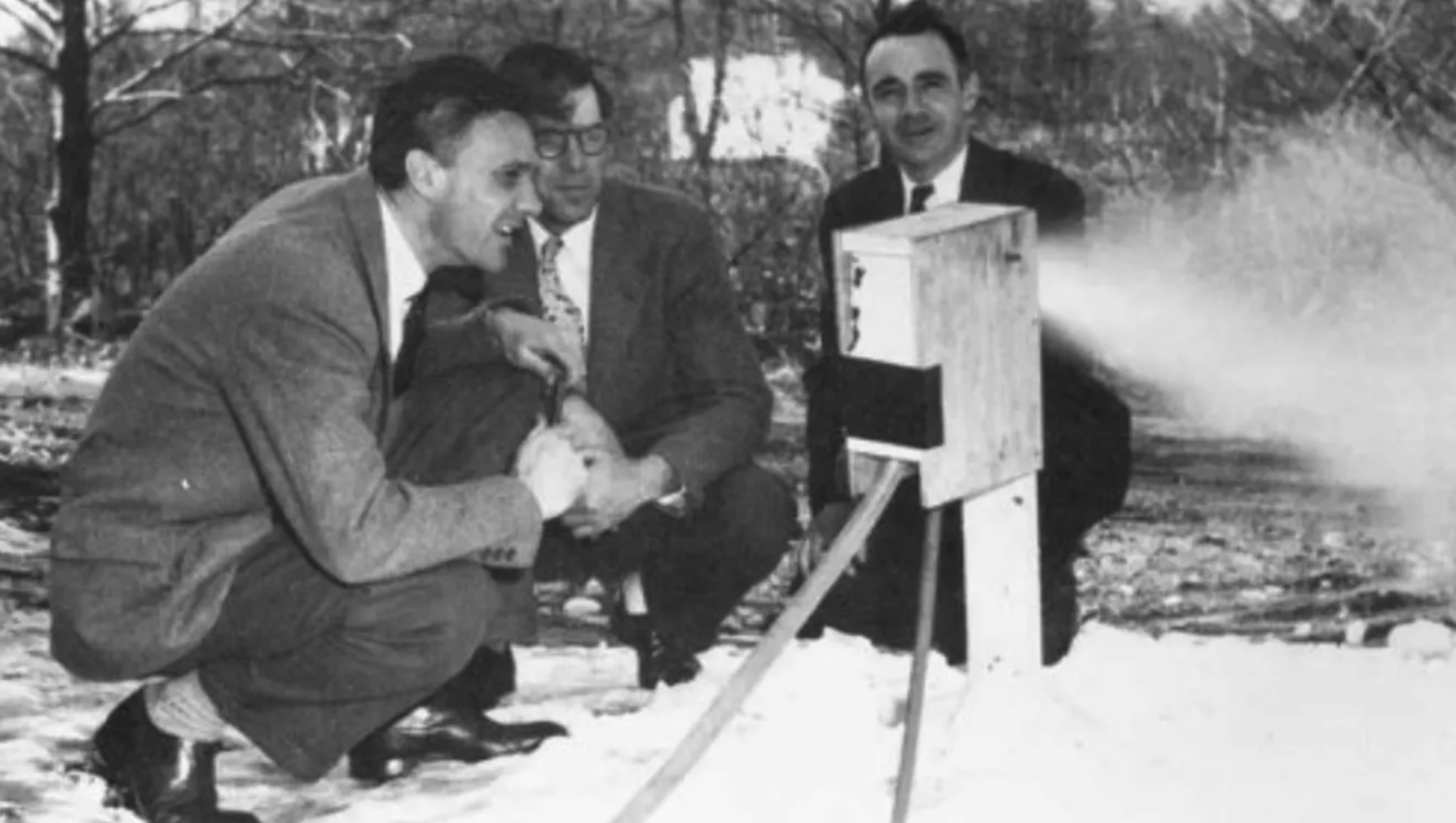 Prototyp der ersten Schneekanone